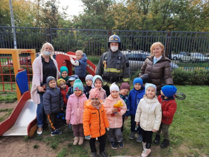 Пожарные посетили воспитанников детского сада «Капелька»