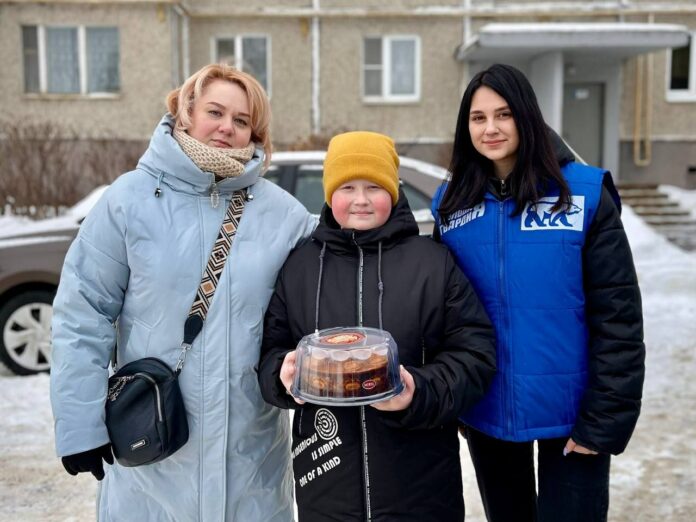 Подольские молодогвардейцы поздравили сына мобилизованного с Днём защитника Отечества