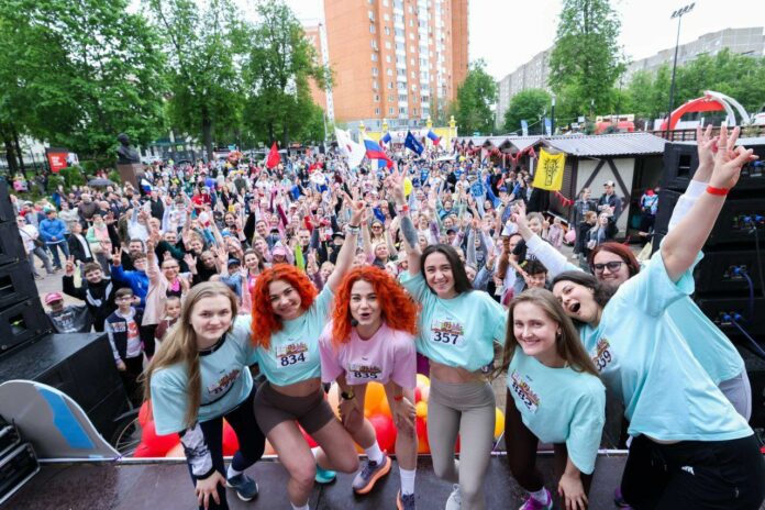 В Подольске прошел благотворительный забег «Бежим к Победе»