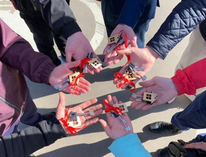 Поможем обеспечить детей-сирот жильем вместе!