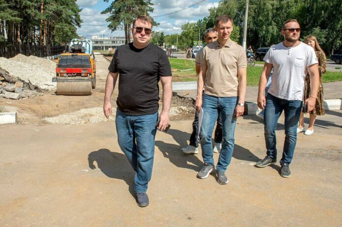 Новую пешеходную зону на ул. Высотной посетил с проверкой секретарь подольского отделения партии «Единая...