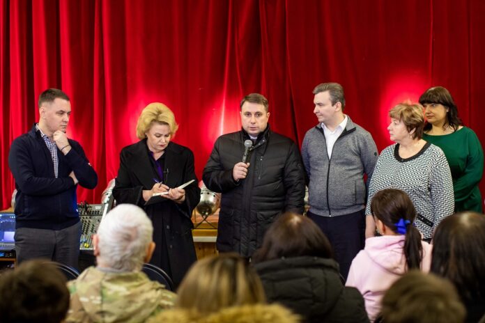 Дмитрий Жариков проинформировал о размещении беженцев из ДНР