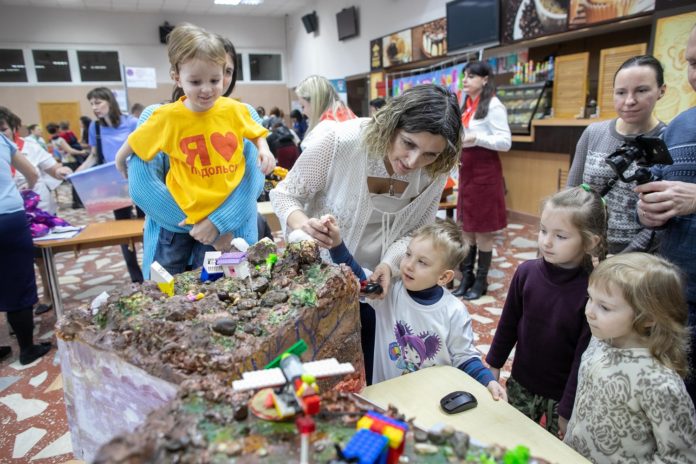 Цифровую STEM‑лабораторию представили на выставке технического творчества «Техно-старт 2020»