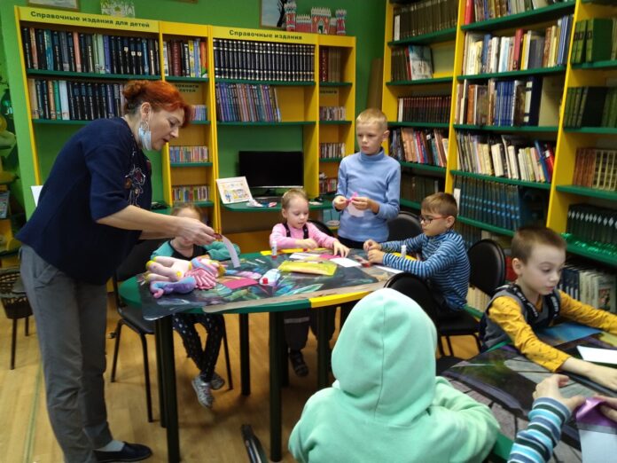 В подольской библиотеке № 4 прошел мастер класс «Добрый волшебник»