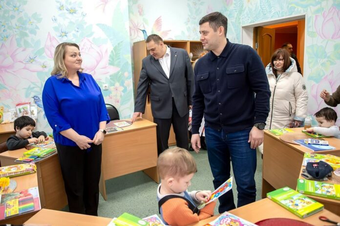 Глава Городского округа Подольск вместе с однопартийцами навестили жителей Климовска временно размещенных в оздоровительном...