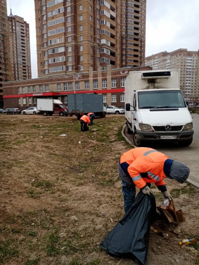 В мкр. Кузнечики продолжаются работы по санитарной очистке территории