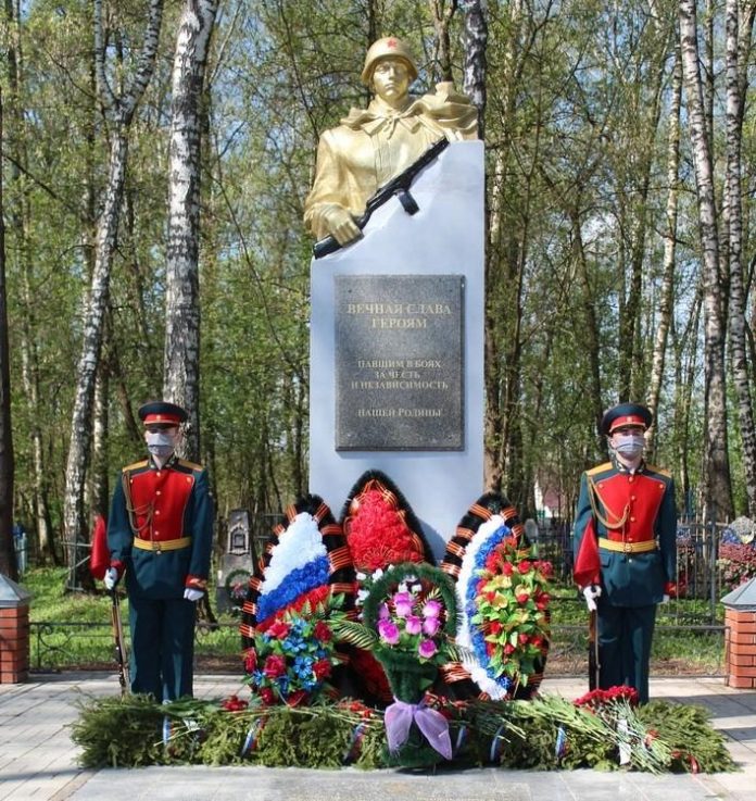 В Подольске возлагают цветы и венки к мемориалам и памятникам воинской славы