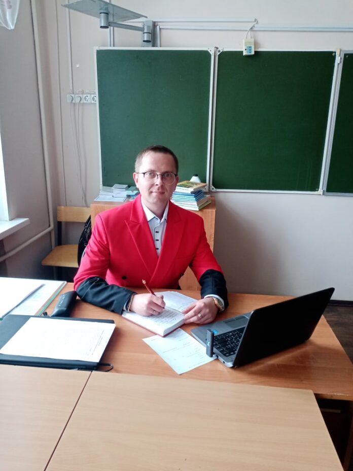 Учитель Климовской школы № 5 победил на муниципальом этапе Девятого Всероссийского конкурса «Учитель здоровья...