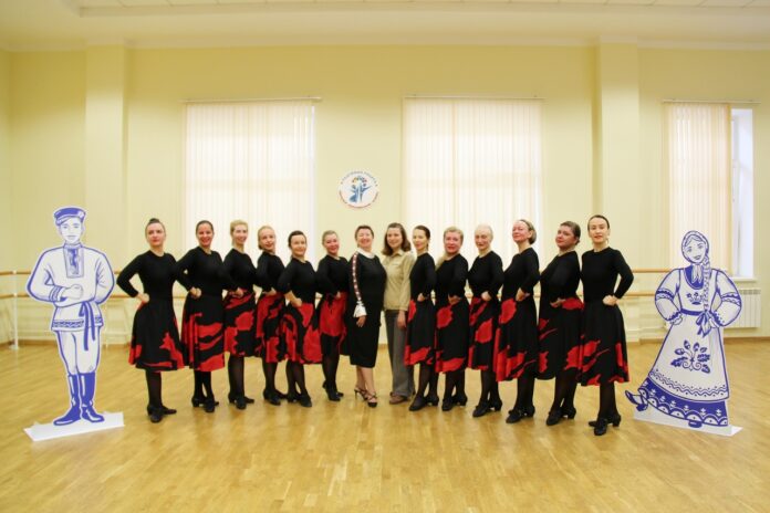 Открытый урок прошел женской группе Народного коллектива «Хореографический ансамбль» «Радужный»