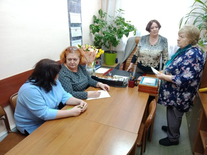 Депутат Совета депутатов встретилась с социальными работниками, курирующими проект «Активное долголетие»