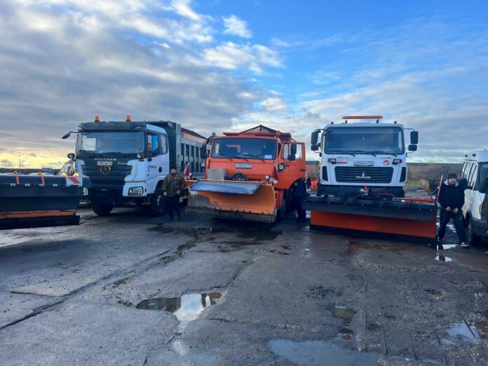 Готовность дорожной техники к зимнему содержанию проверяют в Подольске