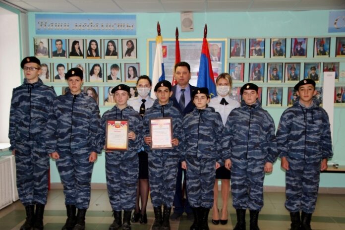 В Подольске полицейские и общественники провели акцию «Полиция на страже здорового образа жизни»