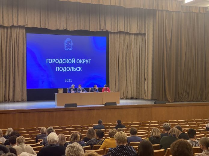 О необходимости вакцинации от COVID-19 поведали руководителям учреждений образования и торговли Большого Подольска