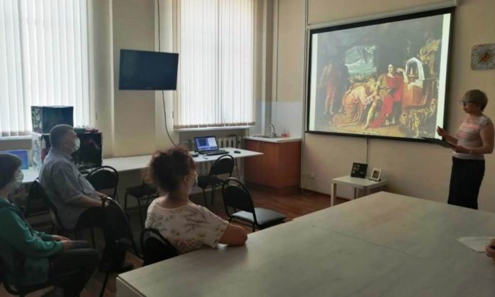 СДК «Молодёжный» и библиотека №18 и запуситили совместный цикл программ «Путь к возвышенному»