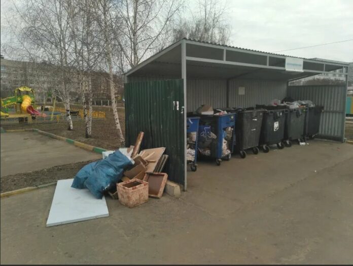 Заявки для устранения навалов на контейнерных площадках Подольска отрабатывает чат-бот