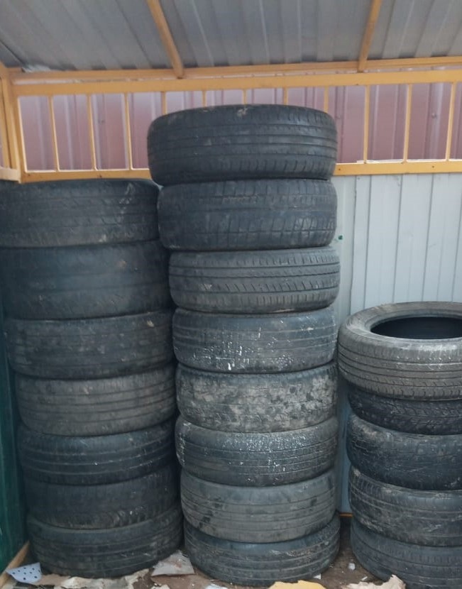 Акция по сбору и вывозу шин в микрорайоне Кузнечики