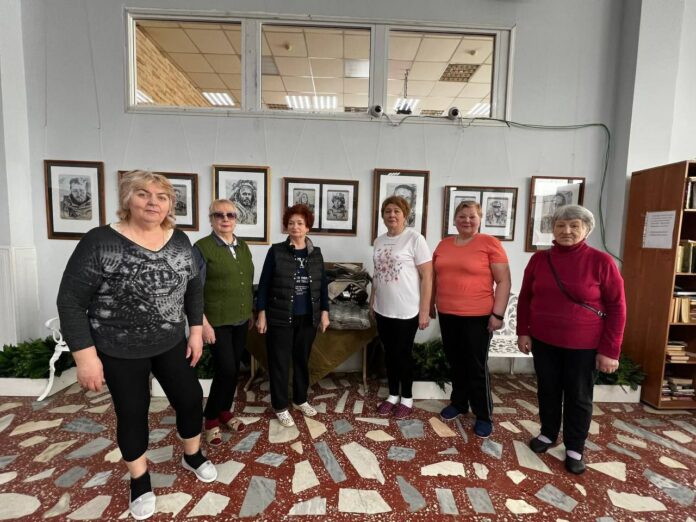 Волонтёры из развивающего центра Дворца Молодежи присоединились к акции «Посылка солдату»