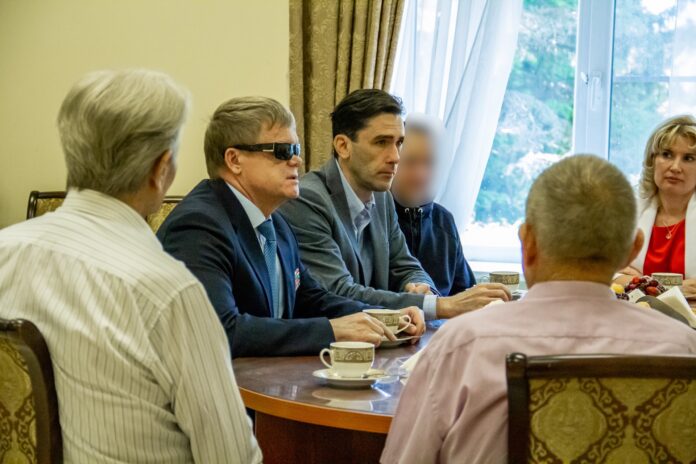 Депутат Владимир Вшивцев встретился с ветеранами боевых действий в центре «Ясенки»