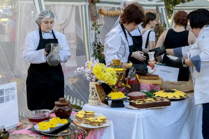 Более 3500 человек посетили гастрономический фестиваль «Вильям Похлёбкин»!