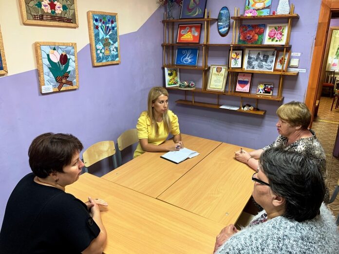 Встречу с воспитанниками клуба «Искра» в микрорайоне Климовск провела Уполномоченный по правам человека в...