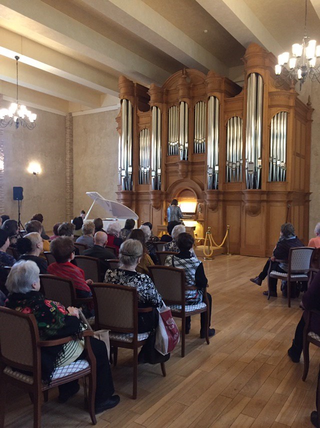 В КПЦ «Дубровицы» состоялся концерт в рамках программы «Активное долголетие»