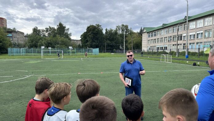 В Подольске состоялся товарищеский футбольный матч в рамках партийного проекта «Детский спорт»