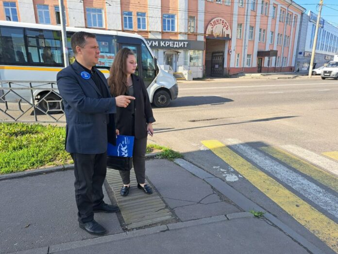 Единороссы провели мониторинг возле социально-значимых объектов