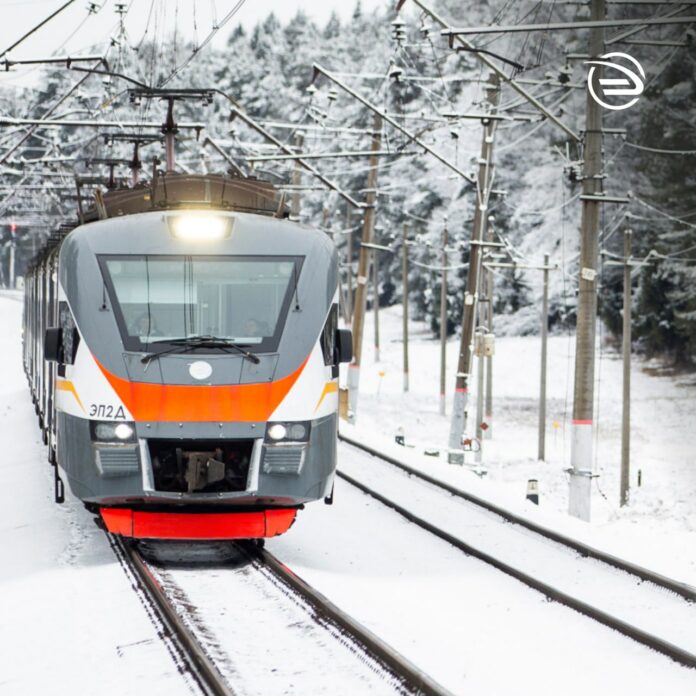О расписании электричек в праздничные дни