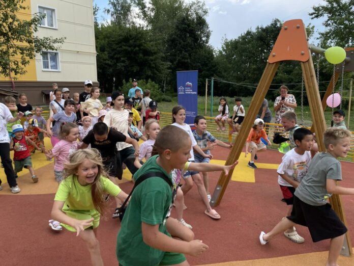В Подольске открыли новую детскую площадку