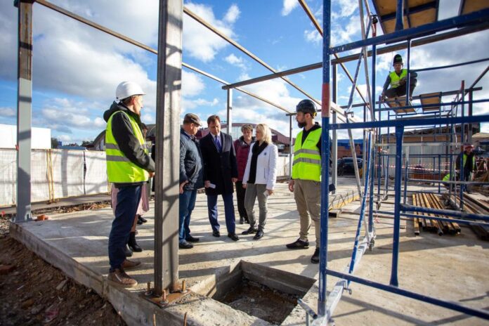 Территорию у Центрального рынка Подольска проинспектировали сотрудники администрации округа