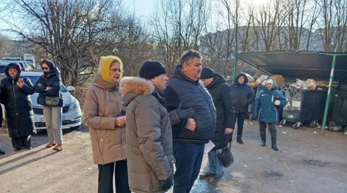 Партийцы проверили ход благоустройства микрорайона Климовск горокруга Подольск