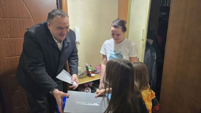 Партийцы Подольска навестили семью погибшего участника СВО