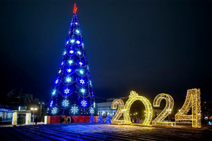 Огни на главной елке Подольска торжественно зажгли