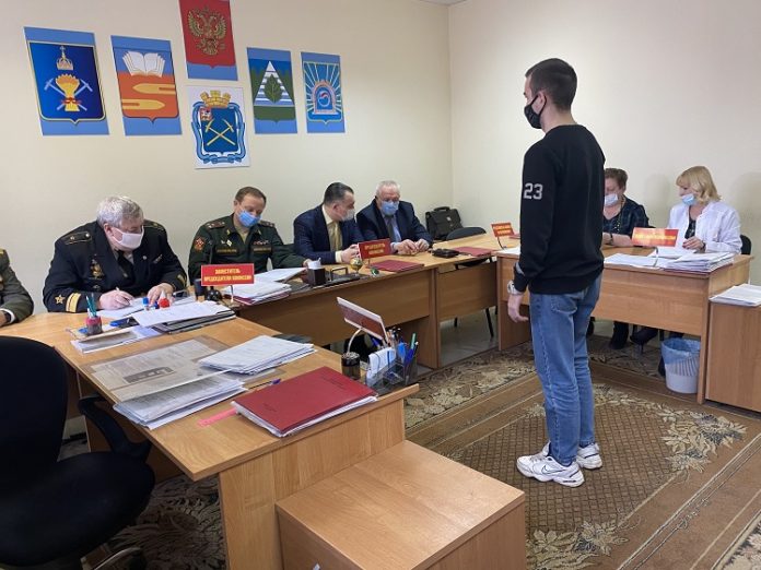 Более 300 человек из Подольска отправятся на военную службу в весенний призыв