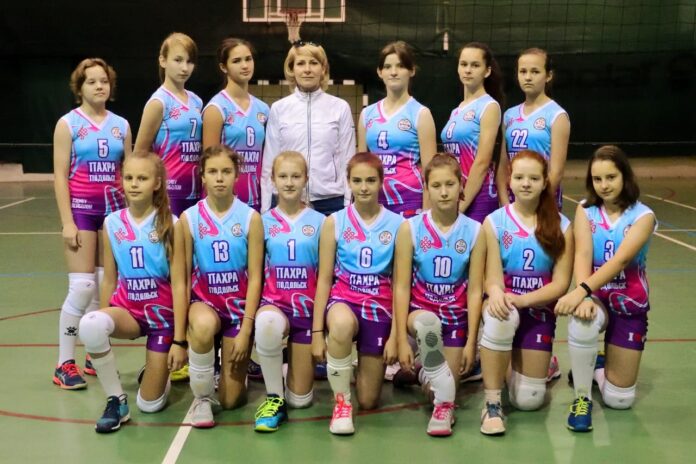 Подольские спортсменки стали лучшими на соревнованиях по волейболу