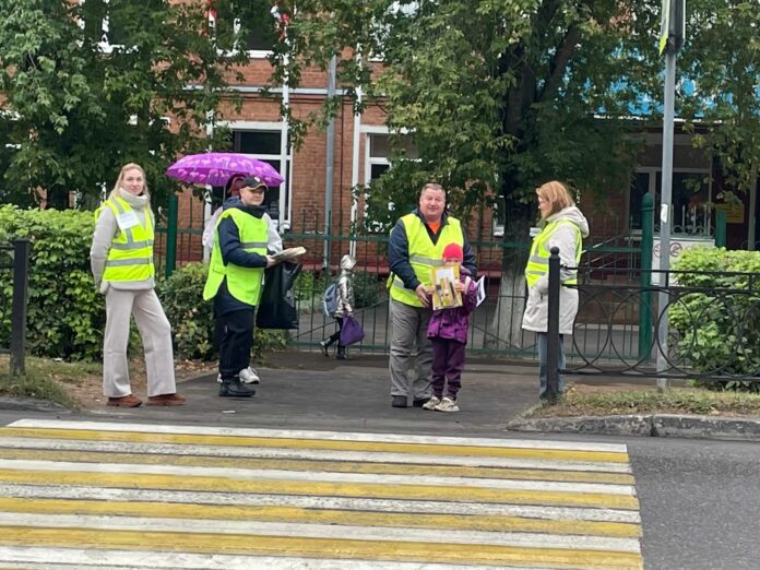 В Подольске автоинспекторы и активисты движения «Родительский патруль» активизировали работу у школ и детских...