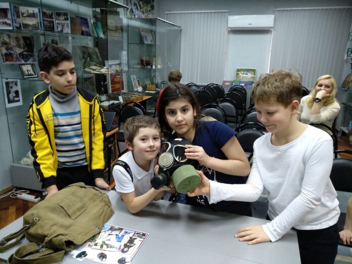 Экскурсию «Мундир, как зеркало эпохи» провели сотрудники Климовского историко-краеведческого музея