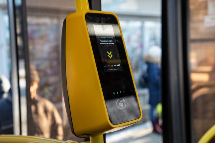 В случае отсутствия работающих терминалов оплаты перевозчики перевозят пассажира без взимания платы за проезд