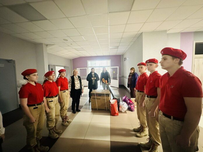 В средней школе № 34 прошла благотворительная ярмарка «Дары осени»