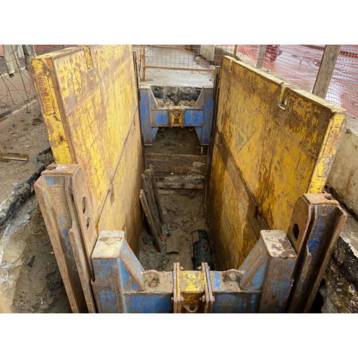 МУП «Водоканал» очищает железобетонного коллектора хозяйственно-бытовой канализации