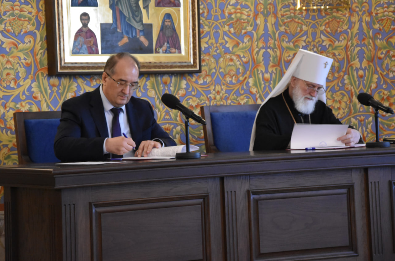Отделение Соцфонда и Московская митрополия подписали соглашение об обмене электронными документами для назначения пенсий священнослужителям