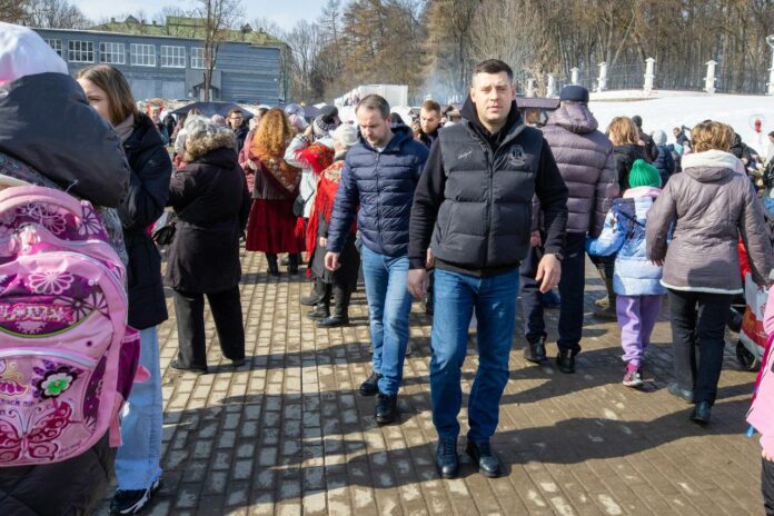 Секретарь подольского отделения партии «Единая Россия» принял участие в масленичных гуляньях на Дворцовой площади...