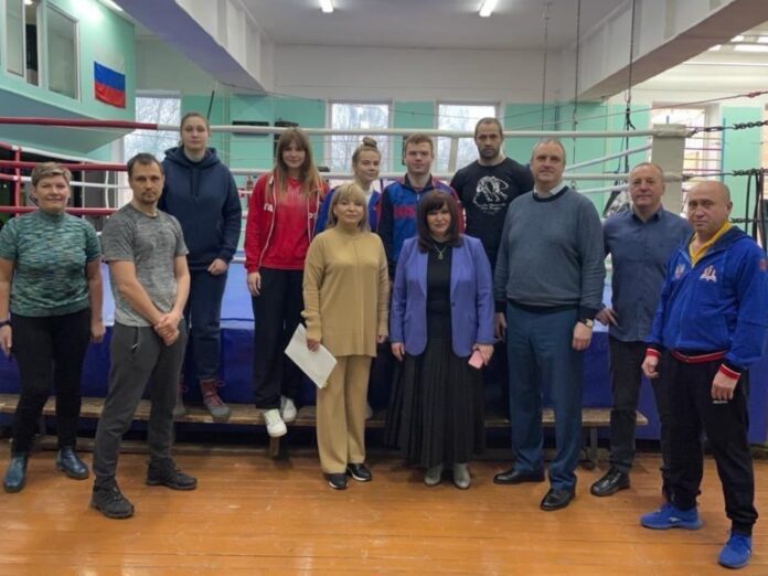 Представители партии «Единая Россия» Г.о. Подольск посетили спортивную школу «Весна» в мкр. Климовск.