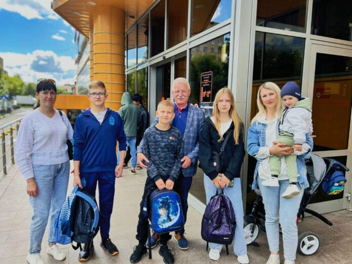 Депутат Московской областной Думы оказал адресную поддержку родителям, которым нужна помощь в подготовке ребёнка...