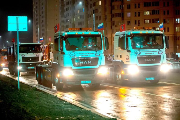 Андрей Воробьев открыл движение по автодороге на улице 43-й Армии