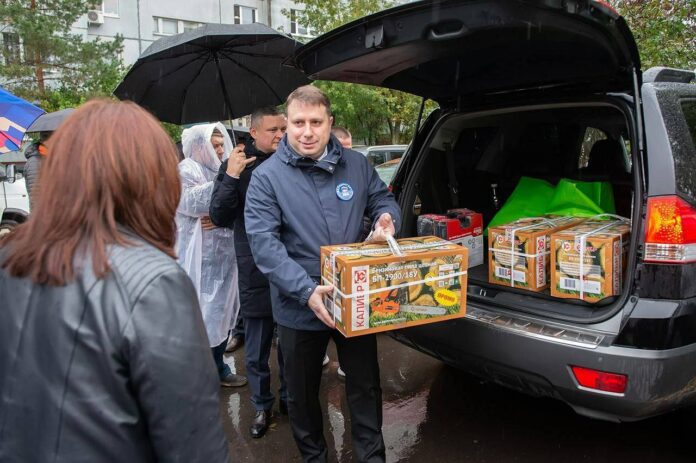 Эстафету добрых дел продолжили сбором гуманитарной помощи для наших бойцов