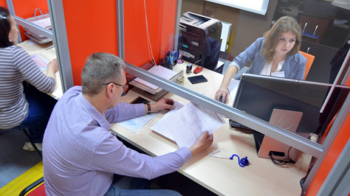 К сведению подольчан: предоставление услуг регионального Минтранса возобновят в МФЦ Подмосковья с четверга