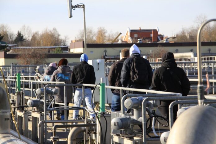 Экскурсию для студентов на очистных сооружениях провёл МУП «Водоканал»