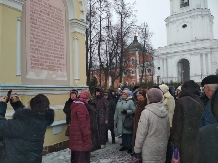 Жители округа посетили Николо-Угрешский монастырь в Дзержинском