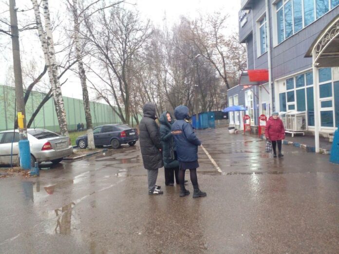 Продолжается осмотр объектов потребрынка у вылетных магистралей Подольска